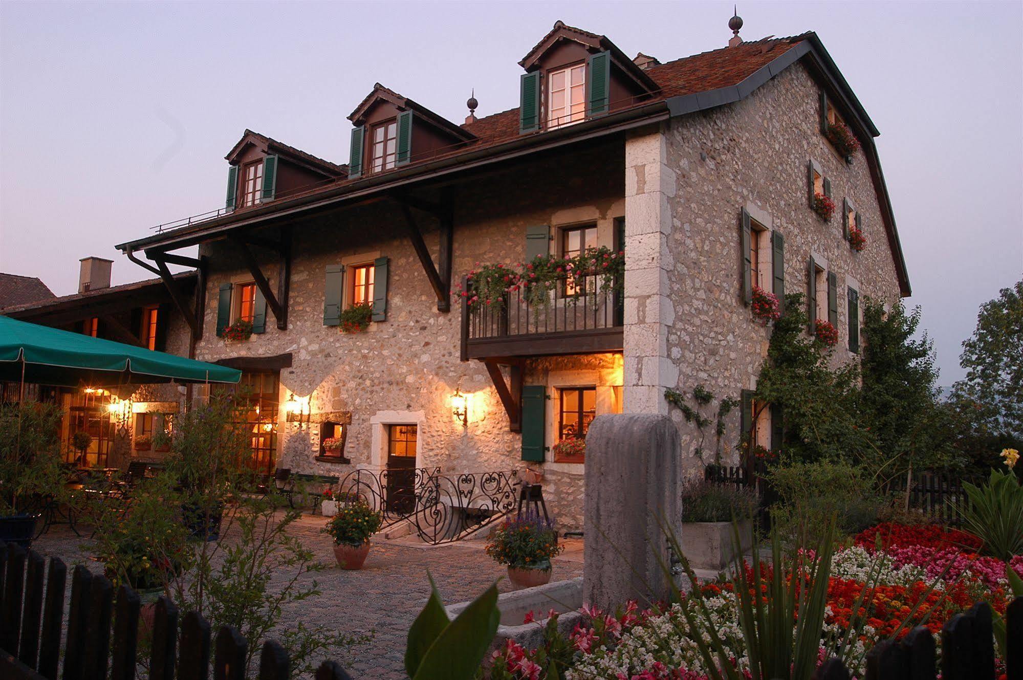 Domaine De Chateauvieux Hotel Peney Dessus Exterior photo